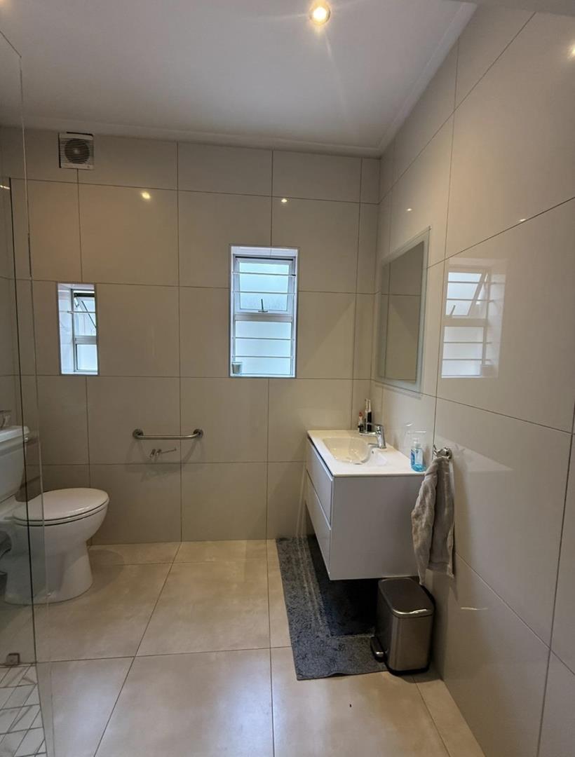 To Let 2 Bedroom Property for Rent in Green Point Western Cape